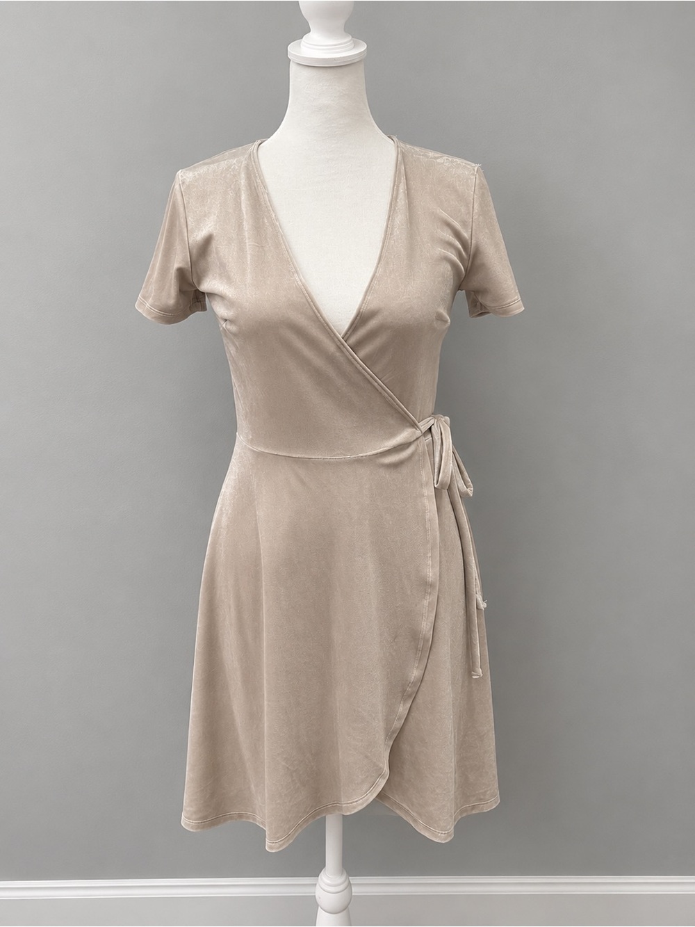 Forever 21 Champagne/taupe Velvet Wrap Dress Small Short Sleeve Tie Waist
